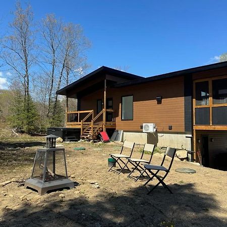 Huge Modern Chalet With Spa And Lake Access Saint-Gabriel-de-Brandon ภายนอก รูปภาพ