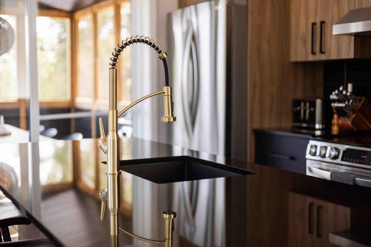 Huge Modern Chalet With Spa And Lake Access Saint-Gabriel-de-Brandon ภายนอก รูปภาพ