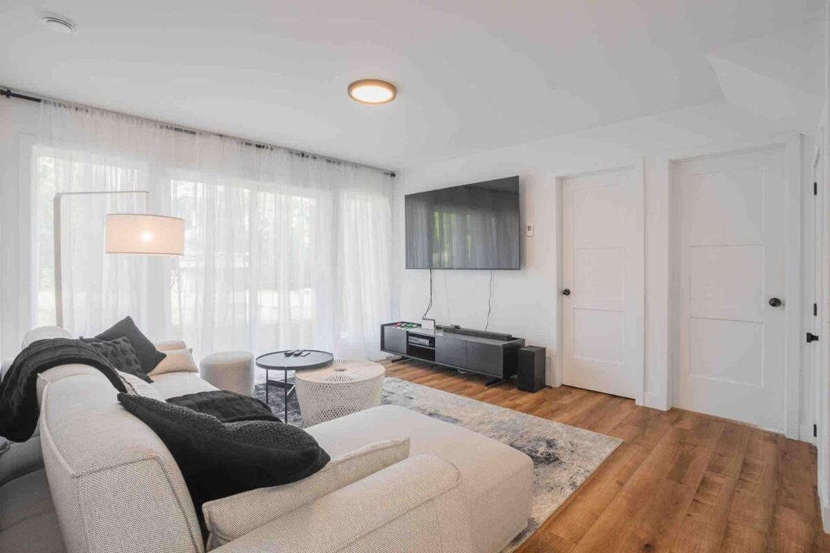 Huge Modern Chalet With Spa And Lake Access Saint-Gabriel-de-Brandon ภายนอก รูปภาพ